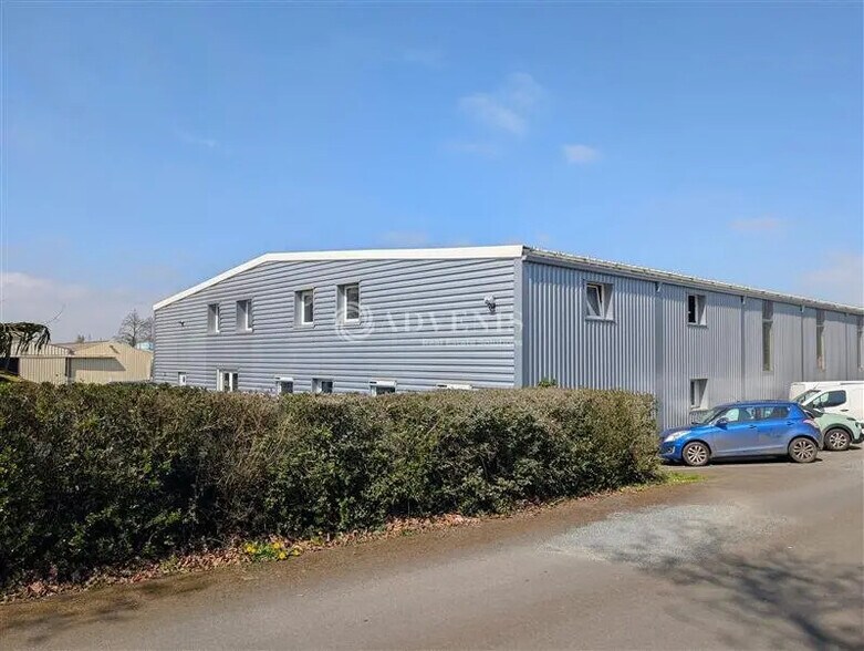 Local d’activités dans Ploufragan à louer - Photo de l’immeuble – Image 2 sur 12