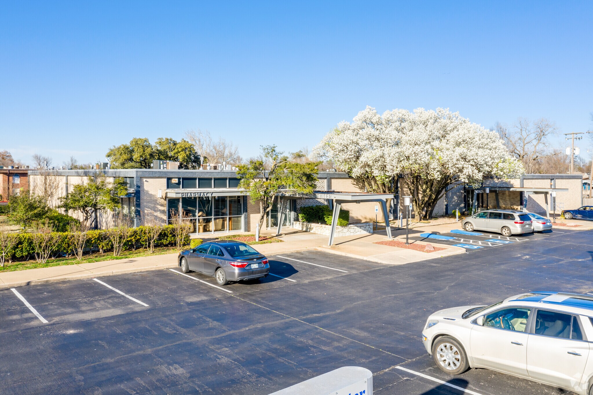 5300 N Meridian Ave, Oklahoma City, OK à louer Photo principale– Image 1 sur 10