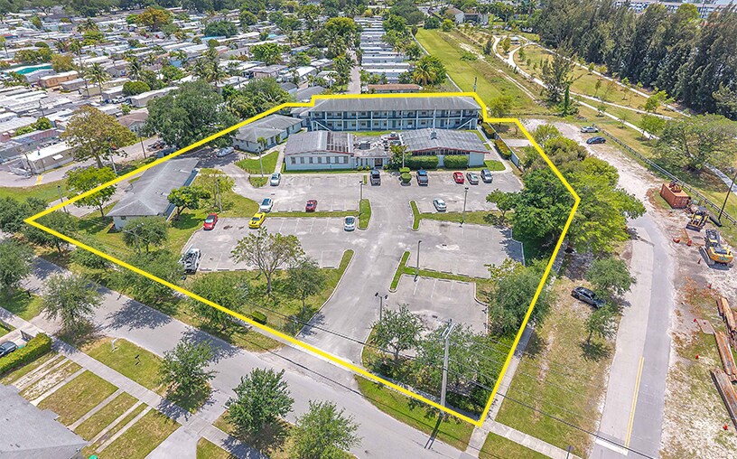 1180 NW 99th St, Miami, FL à vendre Photo principale– Image 1 sur 9