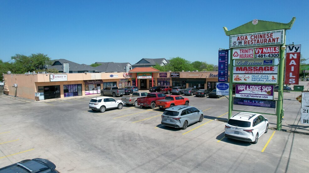 8035 Culebra Rd, San Antonio, TX à vendre - Photo de l’immeuble – Image 2 sur 10