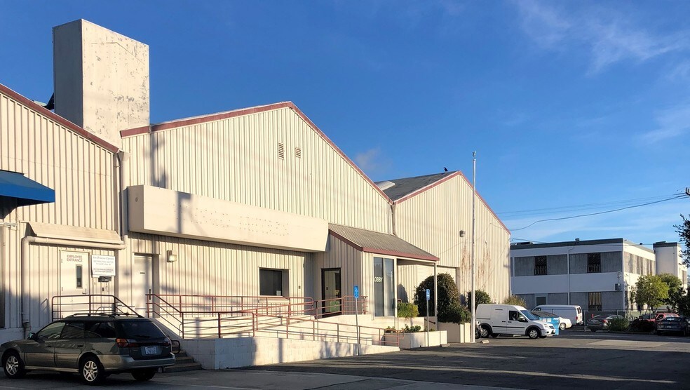 610 Quarry Rd, San Carlos, CA à louer - Photo de l’immeuble – Image 3 sur 5