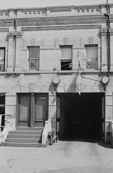 2179 Clarendon Rd, Brooklyn, NY à louer - Photo de l’immeuble – Image 3 sur 6
