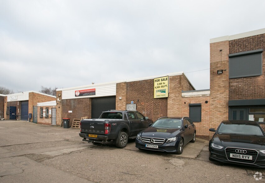 Newhall St, Willenhall à louer - Photo de l’immeuble – Image 3 sur 4