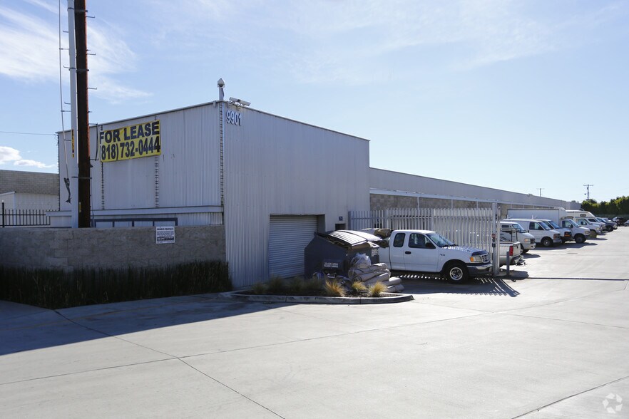 9901 San Fernando Rd, Pacoima, CA à louer - Photo principale – Image 2 sur 22