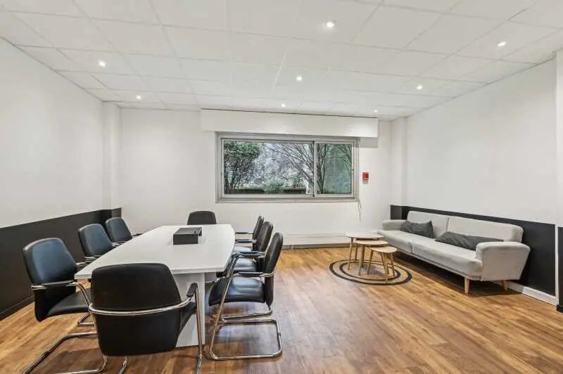 22-24 Avenue De Saint-Ouen, Paris à louer - Photo de l’immeuble – Image 1 sur 7