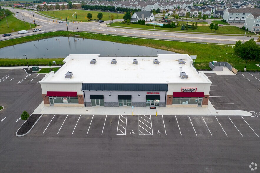 6520 Hayden Run Rd, Hilliard, OH à louer - Photo de l’immeuble – Image 2 sur 3