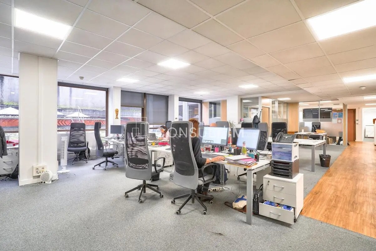 Bureau dans Saint-Cloud à louer Photo de l’immeuble– Image 1 sur 10