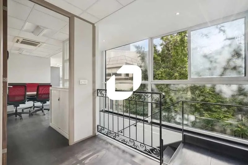 Bureau dans Enghien-les-Bains à louer - Photo de l’immeuble – Image 2 sur 14