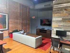 107 S Franklin St, Tampa, FL à louer Photo intérieure– Image 1 sur 4