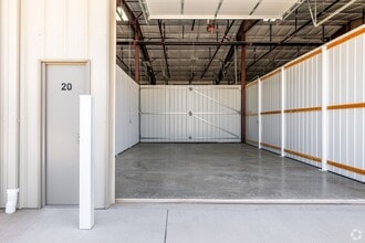 14600 N US Highway 169, Smithville, MO à louer Photo intérieure– Image 2 sur 5