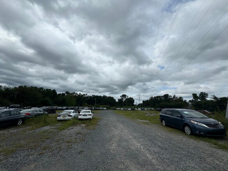 3601 Meeting Street Rd, North Charleston, SC à louer - Photo de l’immeuble – Image 3 sur 3