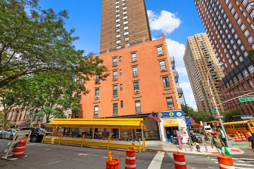 1678 3rd Ave, New York, NY à vendre - Photo de l’immeuble – Image 3 sur 8