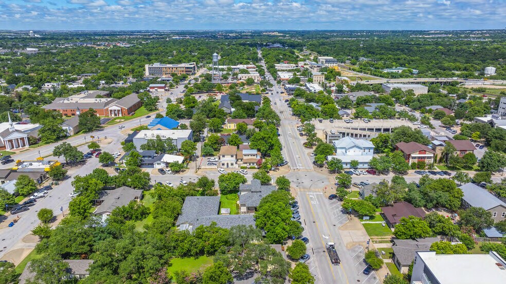 306 W Main St, Round Rock, TX à vendre - Photo de l’immeuble – Image 2 sur 4