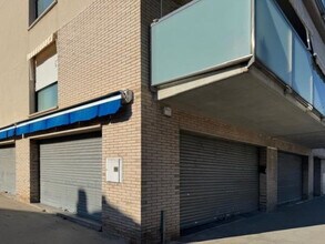 Local commercial dans Abrera, Barcelona à louer Photo de l’immeuble– Image 1 sur 8