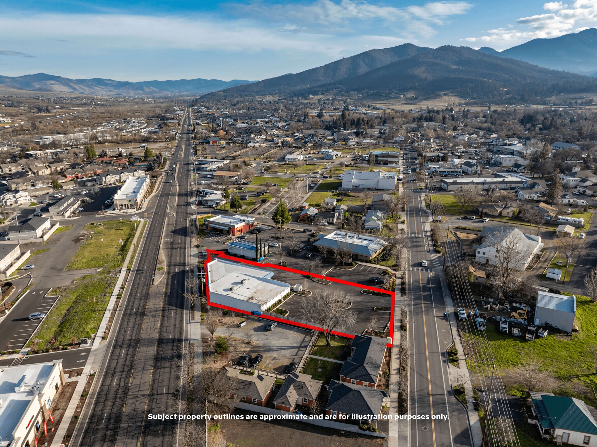 209 N Pacific Hwy, Talent, OR à vendre Photo de l’immeuble– Image 1 sur 58