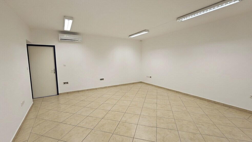 Local commercial dans Toulon à vendre - Photo intérieure – Image 2 sur 4