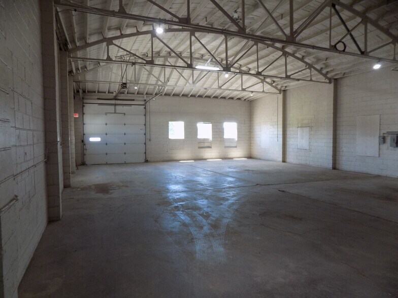 1544 S Main St, Ottawa, KS à vendre - Photo de l’immeuble – Image 2 sur 16