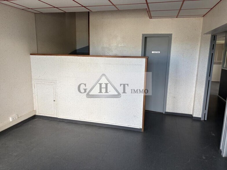 Bureau dans BOISSY-L'AILLERIE à vendre - Photo intérieure – Image 2 sur 13