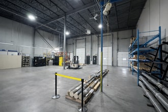 902-954 55th Ave NE, Calgary, AB à louer Photo intérieure– Image 1 sur 6