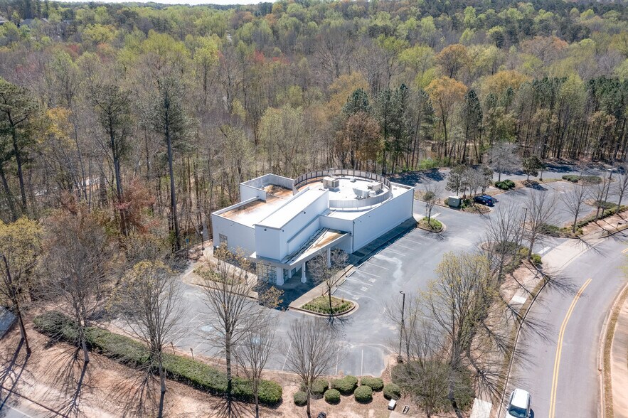 2375 Mansell Rd, Alpharetta, GA à louer - Photo de l’immeuble – Image 2 sur 13