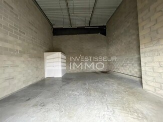 Plus de détails pour Local d’activités à vendre