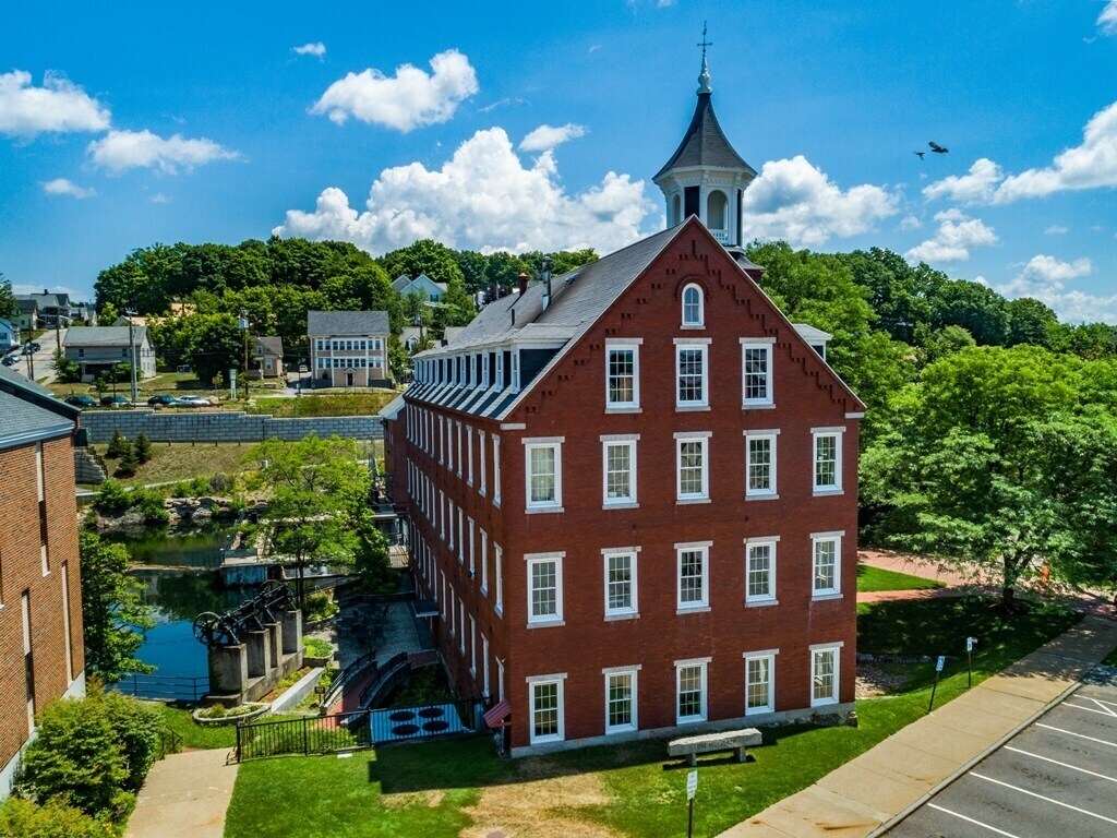 1 Mill Plz, Laconia, NH à vendre Photo de l’immeuble– Image 1 sur 2