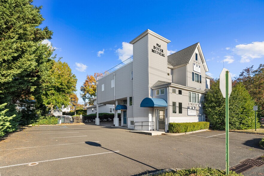 914 Clifton Ave, Clifton, NJ à vendre - Photo de l’immeuble – Image 1 sur 42