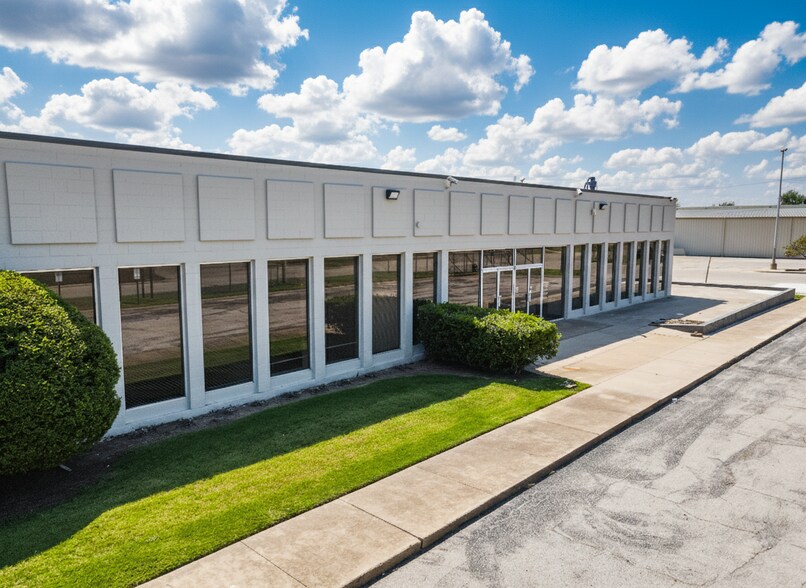 5400-5400 NW 5th St, Oklahoma City, OK à louer - Photo de l’immeuble – Image 3 sur 12