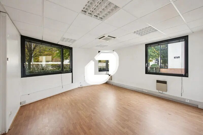 Bureau dans Jouy-en-Josas à vendre - Photo de l’immeuble – Image 3 sur 15