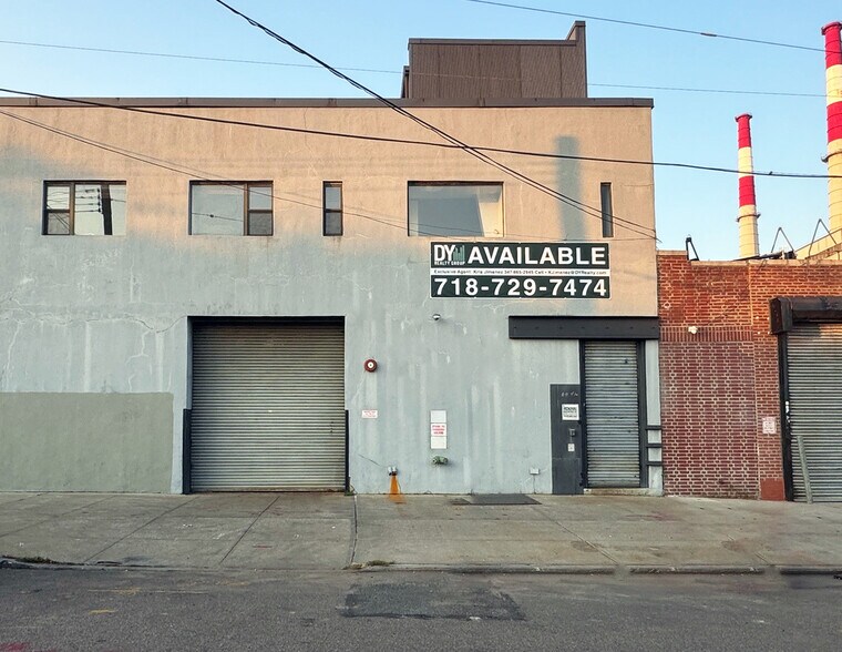 814 37th Ave, Long Island City, NY à louer - Photo de l’immeuble – Image 1 sur 1