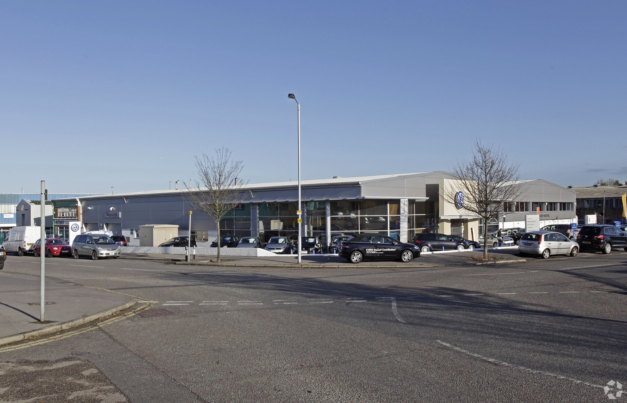 8 Imperial Way, Croydon à vendre Photo principale– Image 1 sur 2