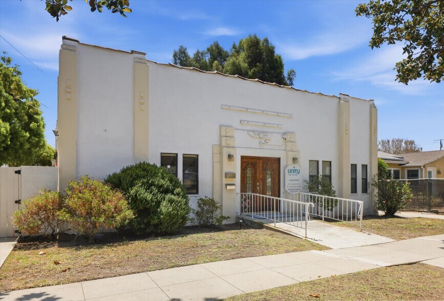 10724 Barman Ave, Culver City, CA à vendre - Photo de l’immeuble – Image 2 sur 9
