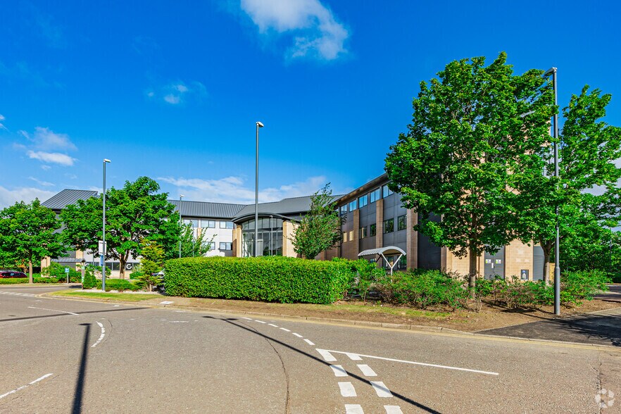 60 South Gyle Crescent, Edinburgh à louer - Photo de l’immeuble – Image 3 sur 3