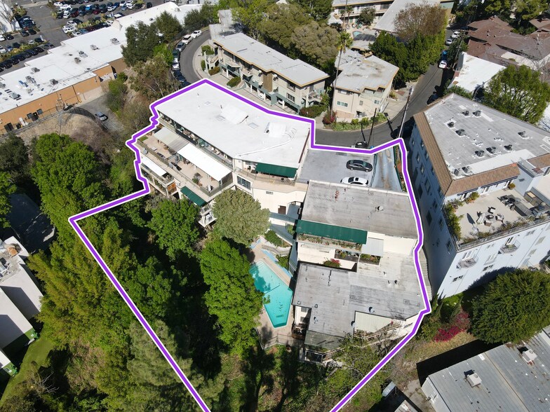 11975 Laurelwood Dr, Studio City, CA à vendre - Photo de l’immeuble – Image 3 sur 10