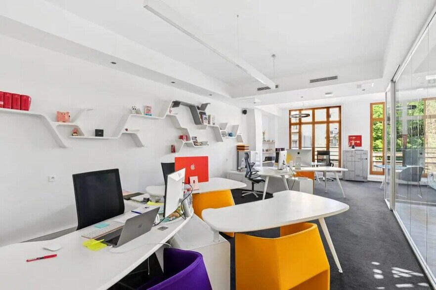 64-64 Rue La Boétie, Paris à louer - Photo de l’immeuble – Image 3 sur 9