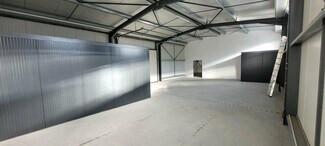 Plus de détails pour Local d'activités à louer