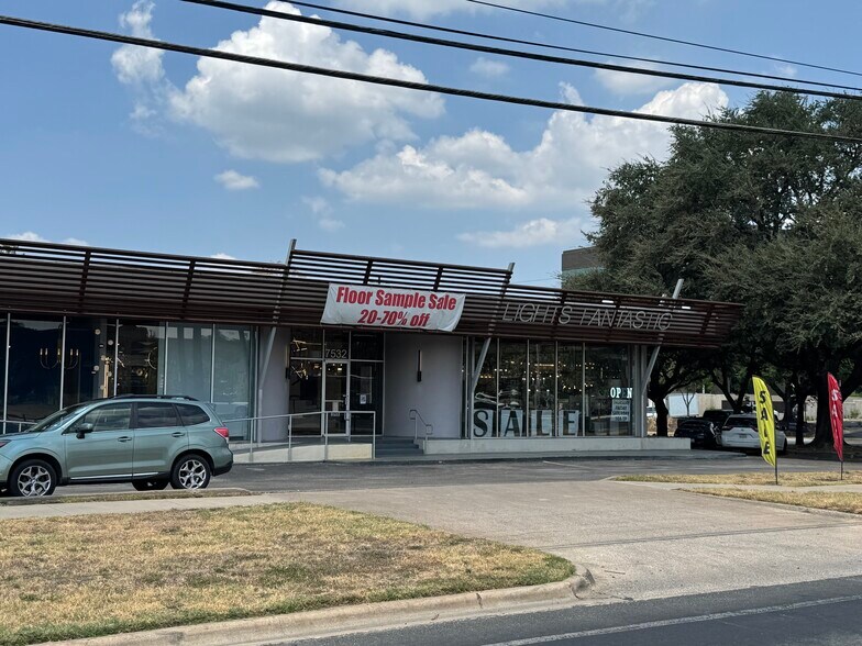 7530-7532 Burnet Rd, Austin, TX à louer - Photo de l’immeuble – Image 2 sur 3