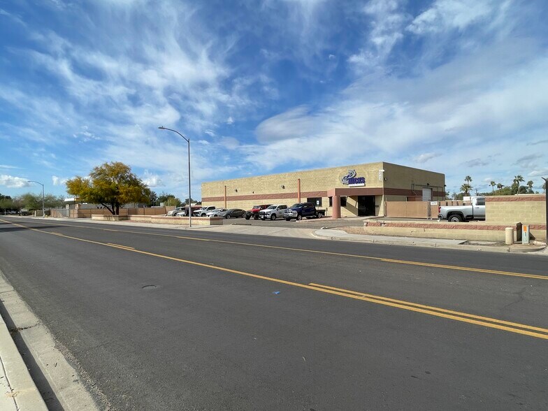 6262 N 57th Ave, Glendale, AZ à vendre - Photo de l’immeuble – Image 1 sur 17