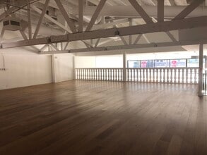 446 S La Brea Ave, Los Angeles, CA à vendre Photo intérieure– Image 2 sur 2