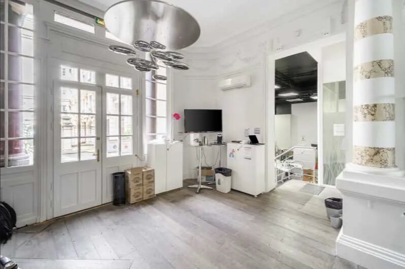 62 Avenue Gambetta, Paris, PAR 75020 -  -  - Photo intérieure - Image 1 of 2