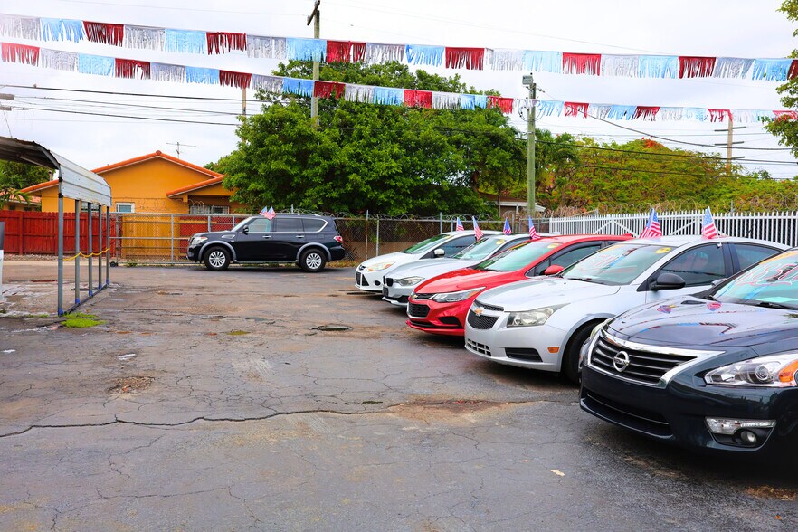 2935 SW 8th St, Miami, FL à vendre - Photo de l’immeuble – Image 2 sur 9