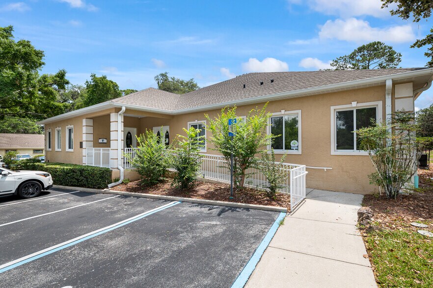 1333 SE 25th Loop, Ocala, FL à louer - Photo de l’immeuble – Image 2 sur 34
