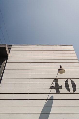 Plus de détails pour 40 18th Ave, Venice, CA - Logement à vendre