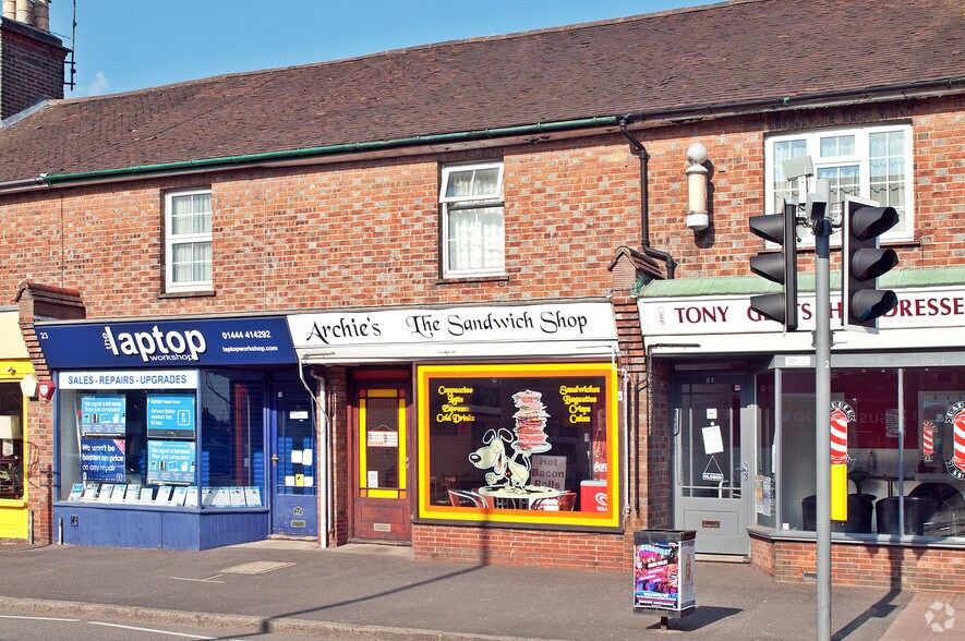 25-27 Sussex Rd, Haywards Heath à vendre - Photo de l’immeuble – Image 3 sur 3