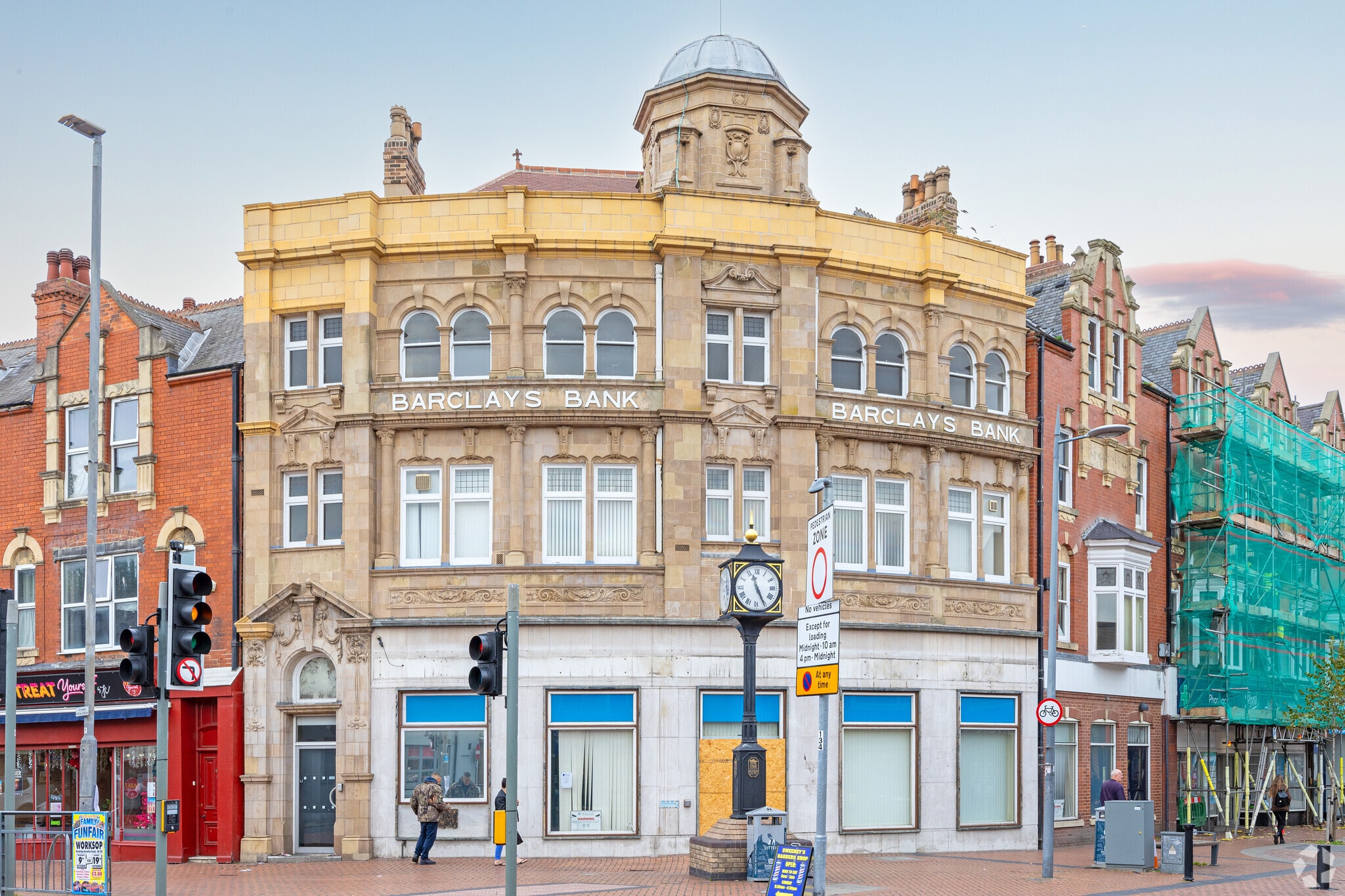 30-32 Bridge St, Worksop à louer Photo principale– Image 1 sur 3