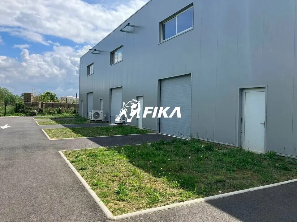 Local d'activités dans Castanet-Tolosan à vendre Photo de l’immeuble– Image 1 sur 7