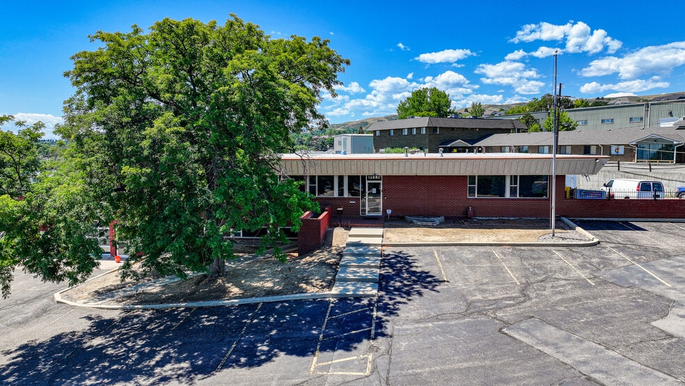 12600 W Cedar Dr, Lakewood, CO à vendre - Photo de l’immeuble – Image 3 sur 7