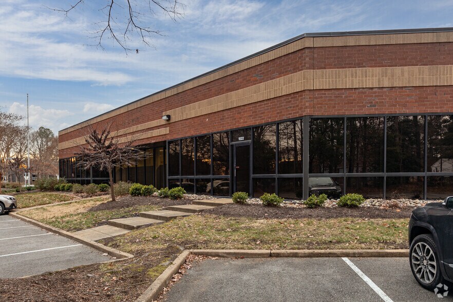 1540-1590 E Parham Rd, Richmond, VA à louer - Photo de l’immeuble – Image 3 sur 4
