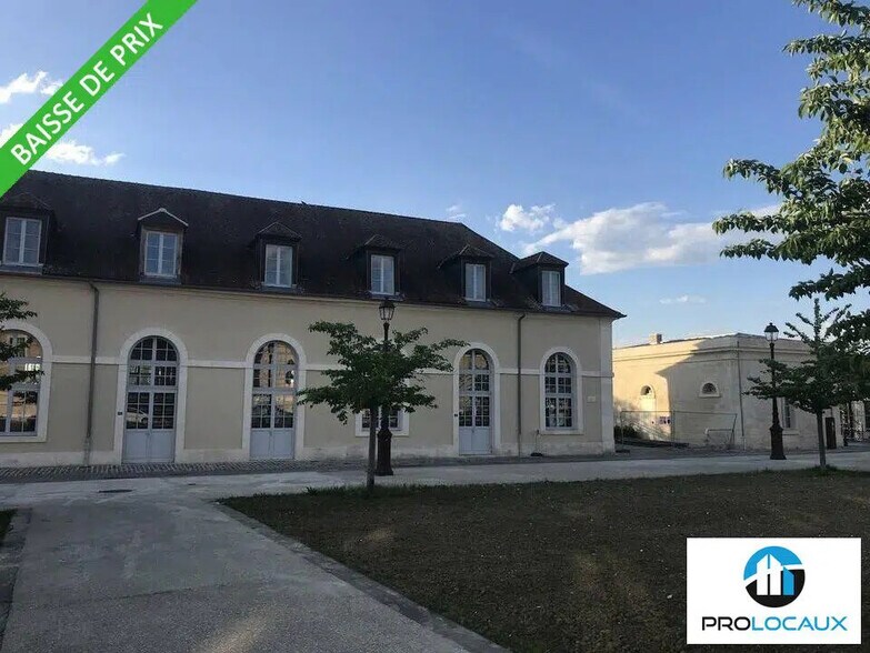 Local commercial dans Compiègne à louer - Photo de l’immeuble – Image 1 sur 12