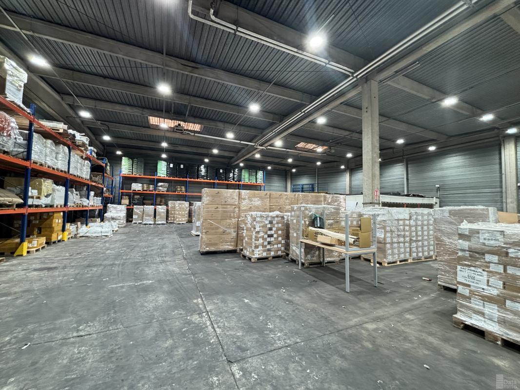 Industriel/Logistique dans Gonesse à louer Photo de l’immeuble– Image 1 sur 8